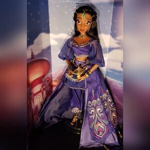 2022 D23 Exclusive 30th Anniversary Aladdin 17" Jasmine Doll with lamp